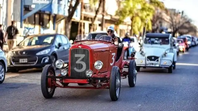 Crespo se prepara para la 15ª edición del Encuentro de Autos Clásicos y Antiguos