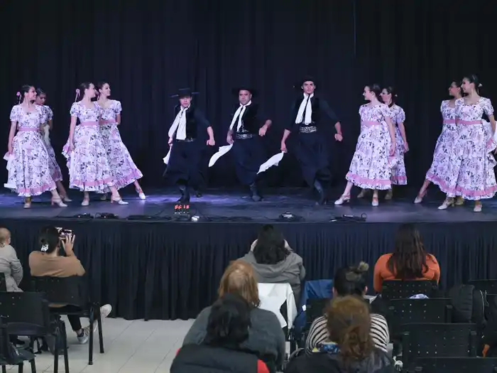 Gualeguay vivió una gran antesala del Asado y la Galleta con artistas locales y regionales