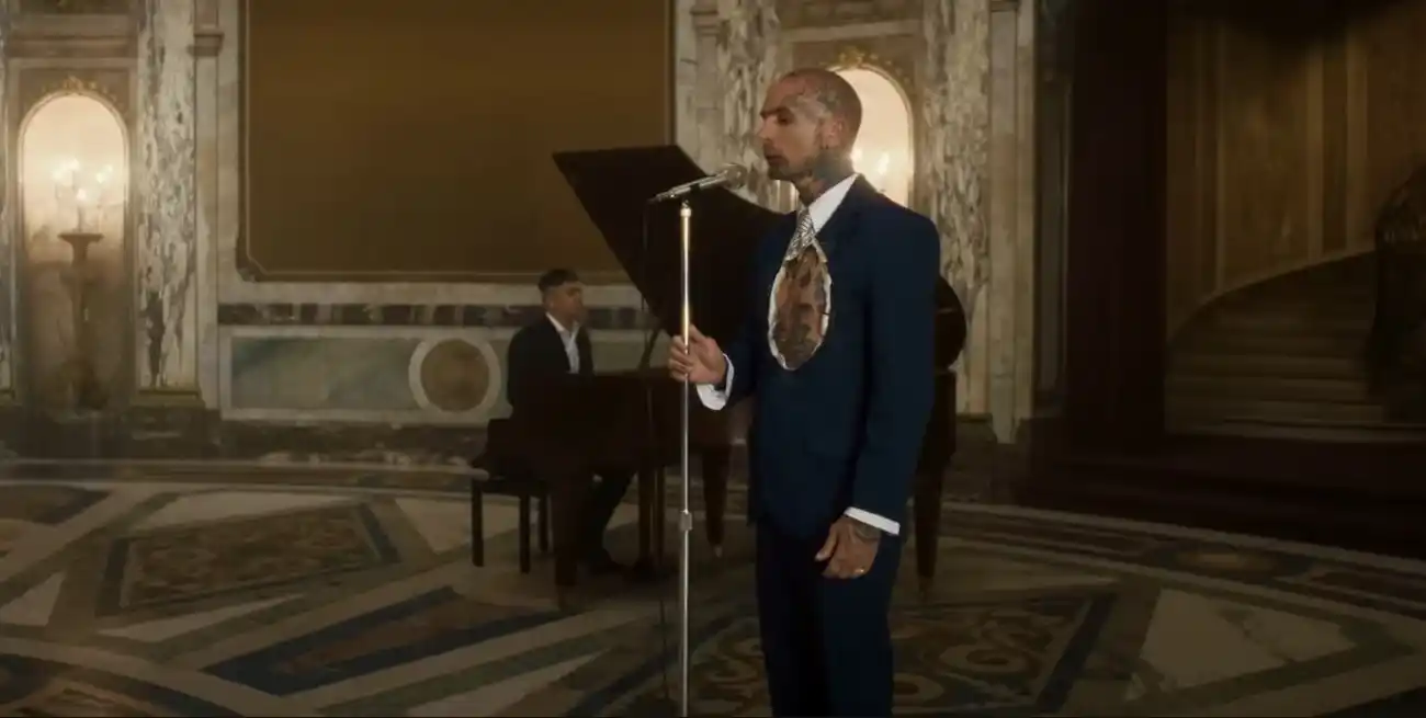 Noir y Brem, a quien más tarde se suma Segovia, interpretando la canción que compusieron Amy Lee, Ben Moody y David Hodges. Foto: Captura de pantalla.