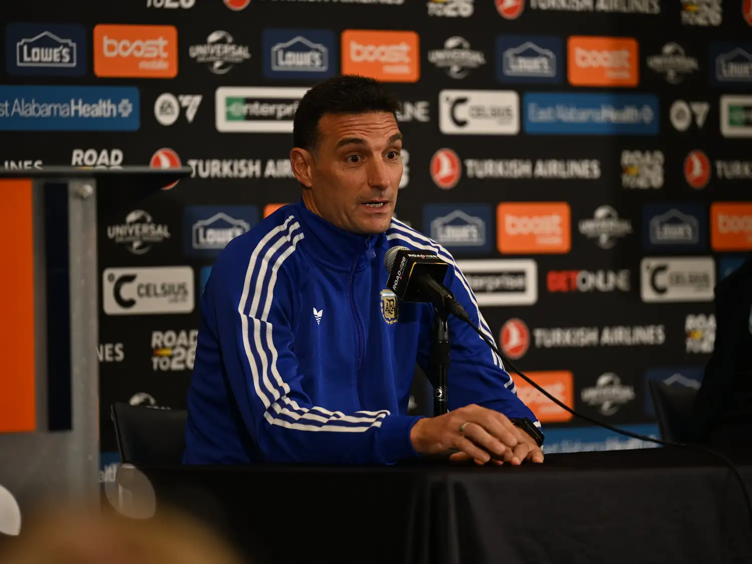 Scaloni llevó tranquilidad por los lesionados y confirmó que Messi jugará ante Islandia