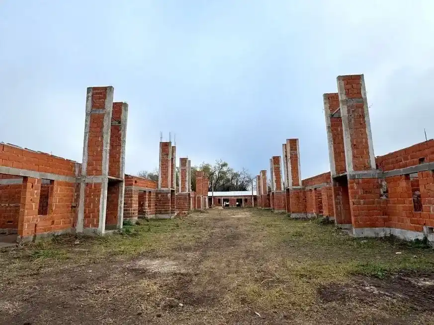 El proyecto contempla la culminación de unidades habitacionales que formaban parte de programas federales y cuya ejecución había quedado interrumpida durante 2023.
