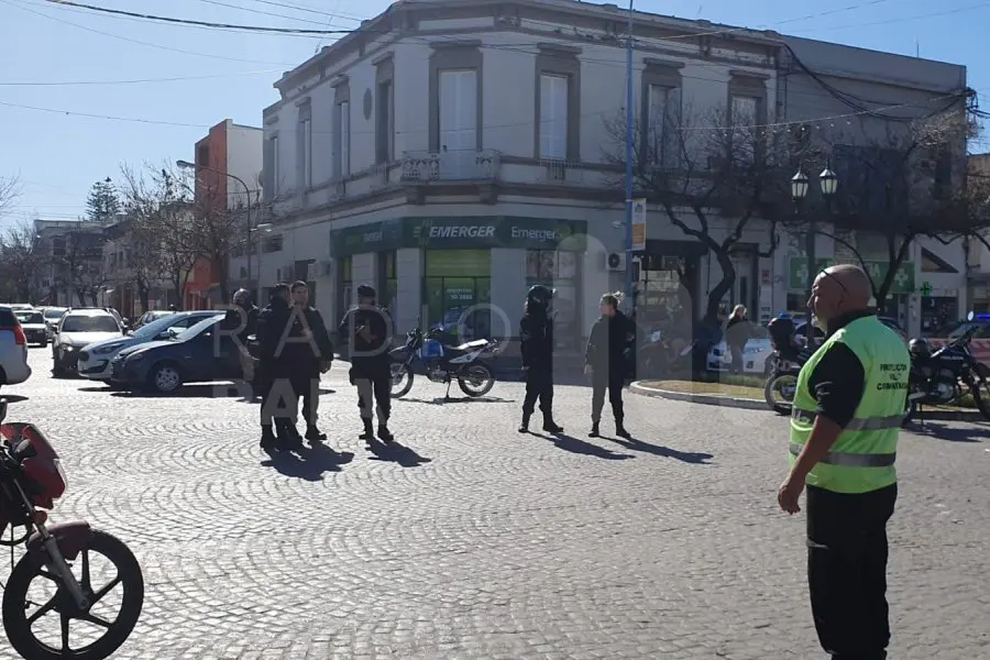 Otro accidente en pleno centro de la ciudad entre una moto y un auto