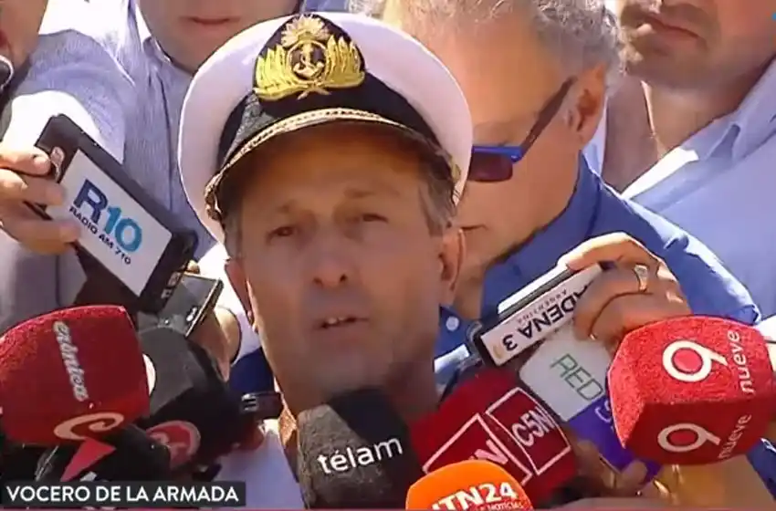 Búsqueda del submarino: encontraron una balsa y se divisaron bengalas