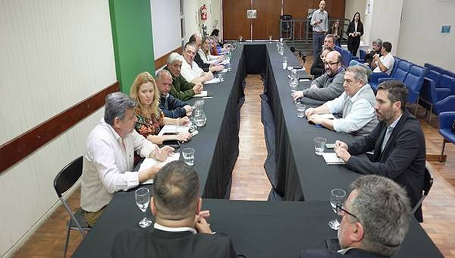 La provincia propone un 20 por ciento de aumento salarial hasta septiembre y convocar una nueva reunión en octubre