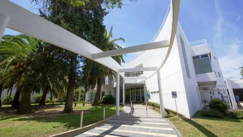 Edificio de la Cooperativa de Obras Sanitarias, concesionaria de los servicios de agua potable y cloacas de Venado Tuerto. Foto: Gentileza
