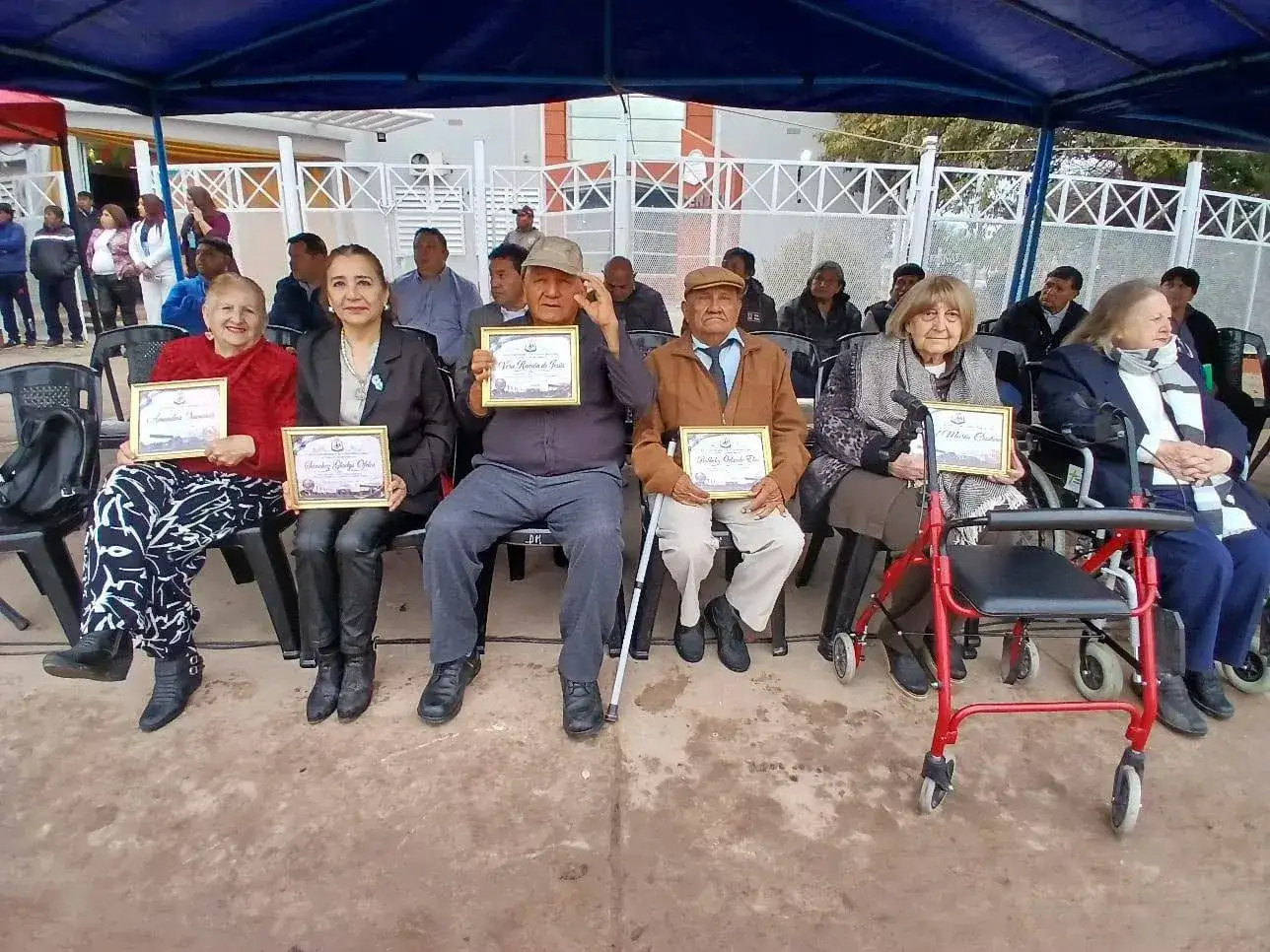 La Municipalidad distinguió a vecinos que 
dejaron una huella en la historia de la comunidad