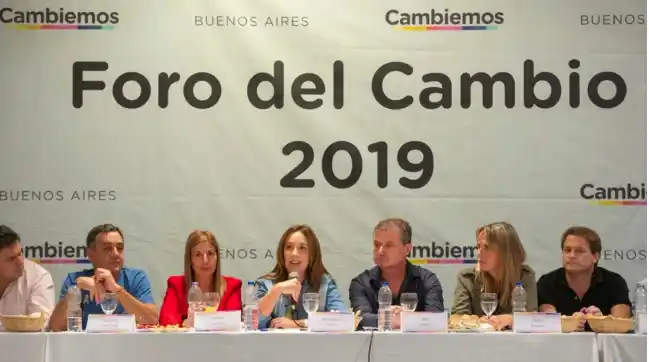Vidal encabezó el Foro del Cambio: "El camino es difícil porque nos mintieron mucho tiempo"