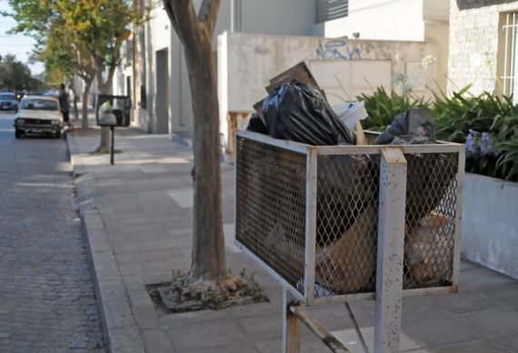 Aseguran que la falta de inversión se ve reflejada en que diariamente queda mucha basura “por todos lados