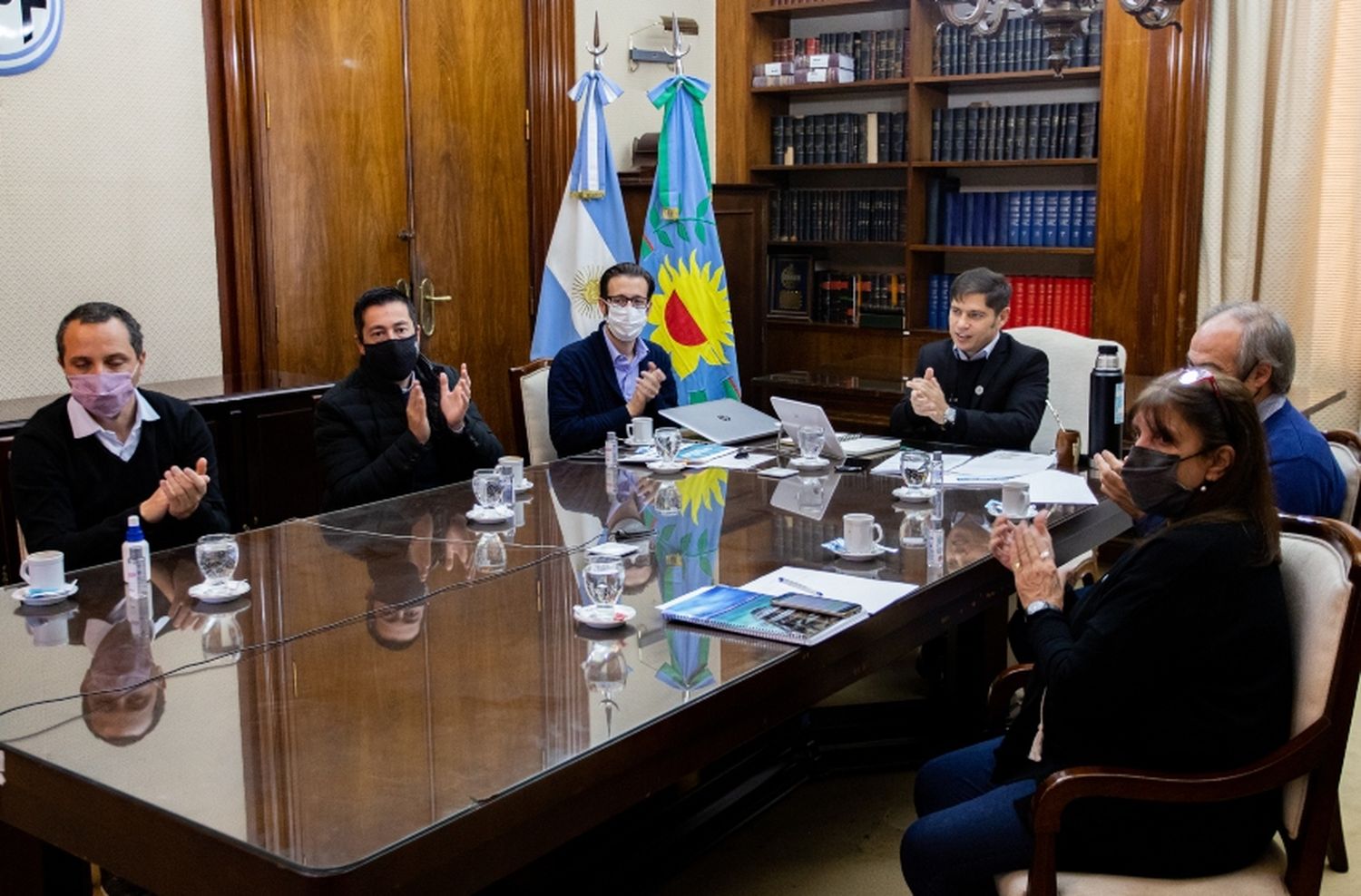 Los ministros bonaerenses pusieron su renuncia a disposición del gobernador Axel Kicillof
