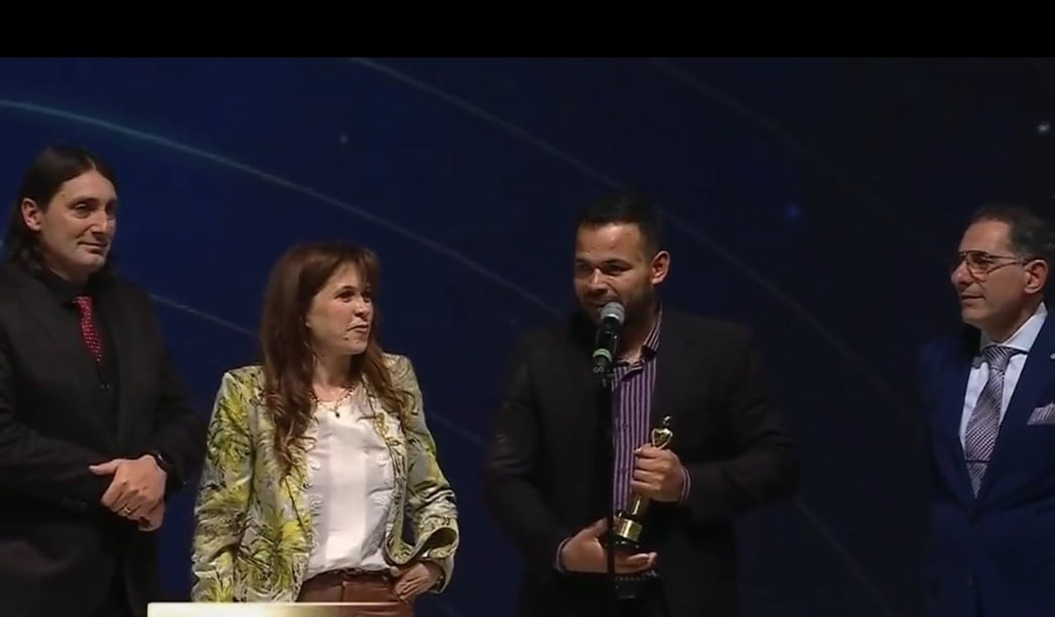 Parte del staff y de Ver TV en la gala de premiación, en Mendoza.