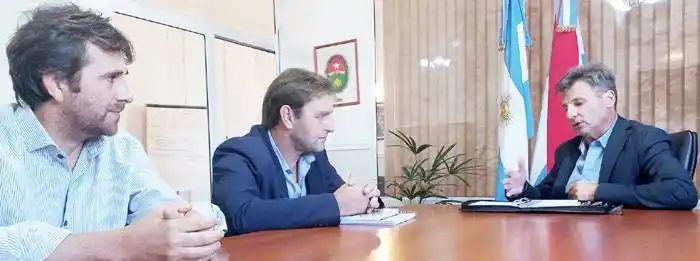 Trabajan en  gestiones para obras de  saneamiento para Los Charrúas