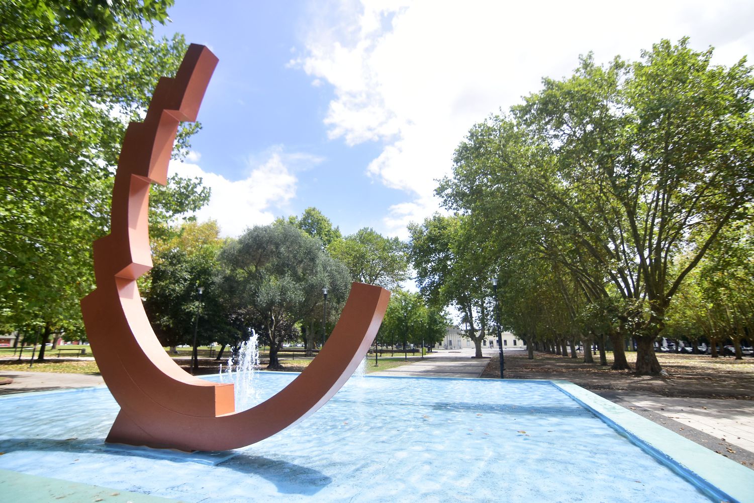 La Plata: Restauración de monumentos en toda la ciudad e incorporación de código QR