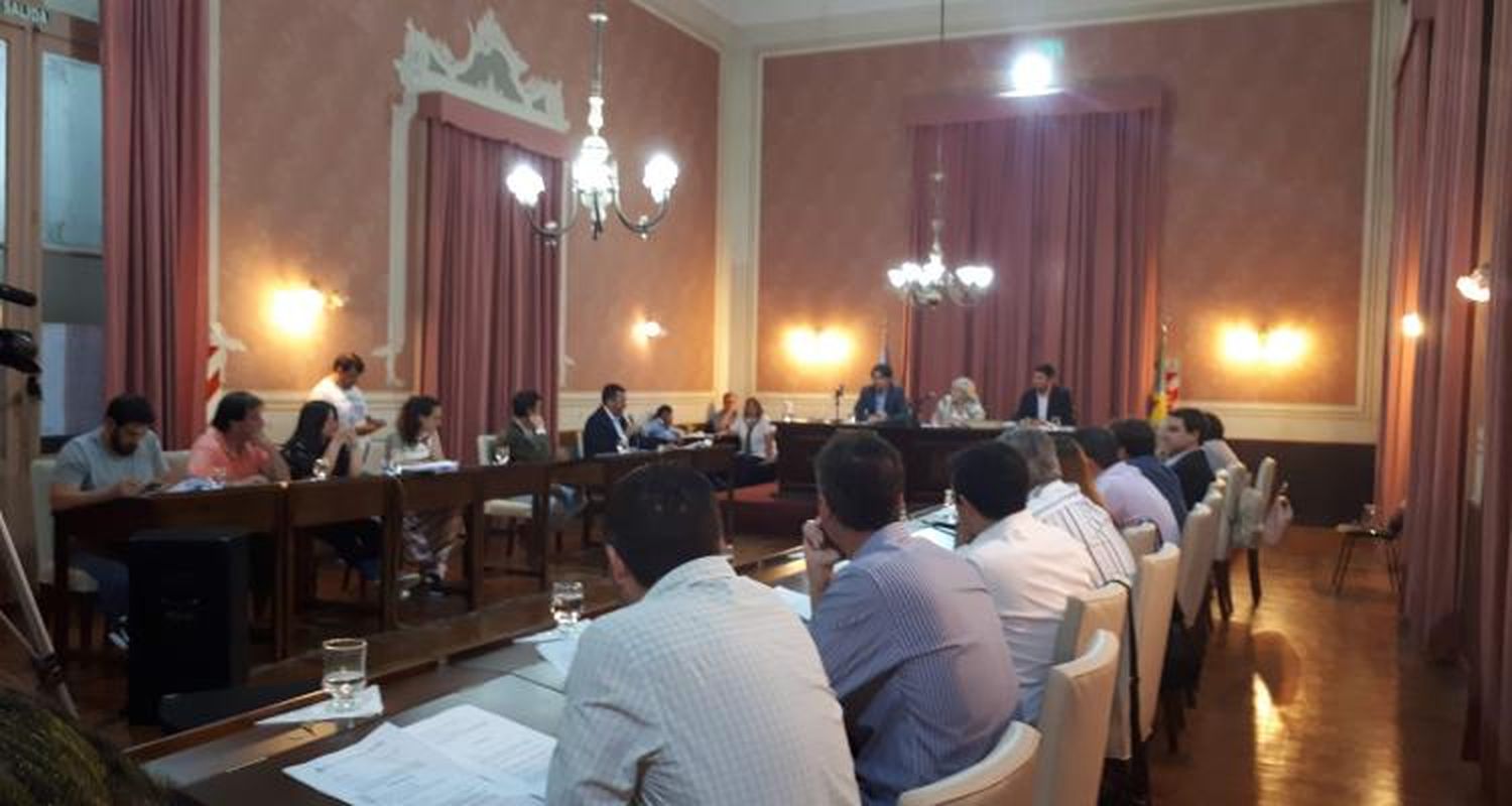 El Concejo Deliberante no aportará medallas o regalos para los egresados de primaria y secundaria