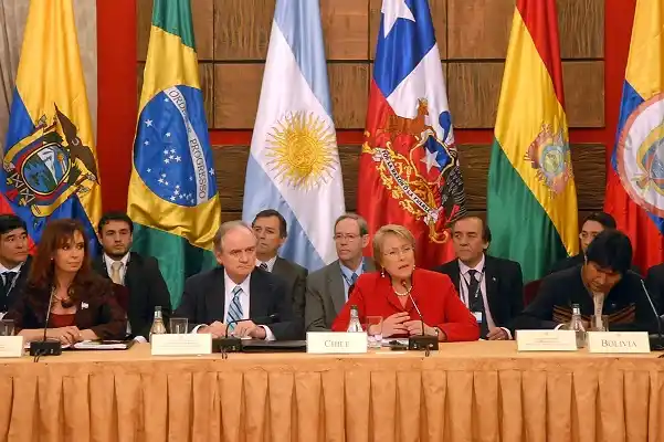 Respaldo unánime de la Unasur, África y 16 países 