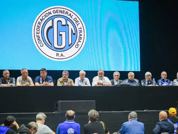 La CGT renovó su conducción y ratificó un triunvirato en medio de tensiones internas