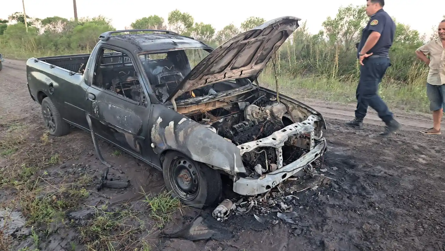 Se incendió una camioneta en el camino al arroyo Magariño