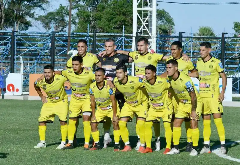 En la última pelota del partido,
Crucero cayó de local