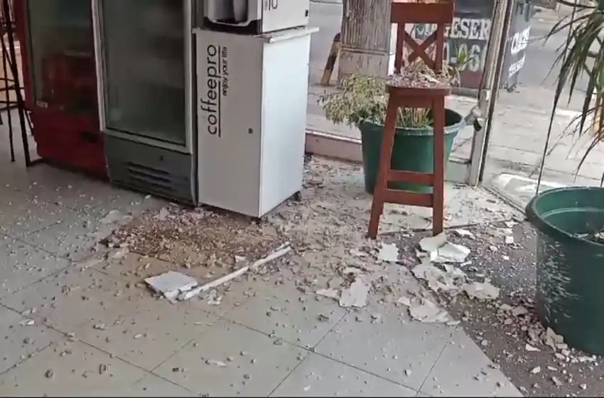 Caída de mampostería en reconocida casa de pastas: "Llamé a Defensa Civil y no vino nadie"