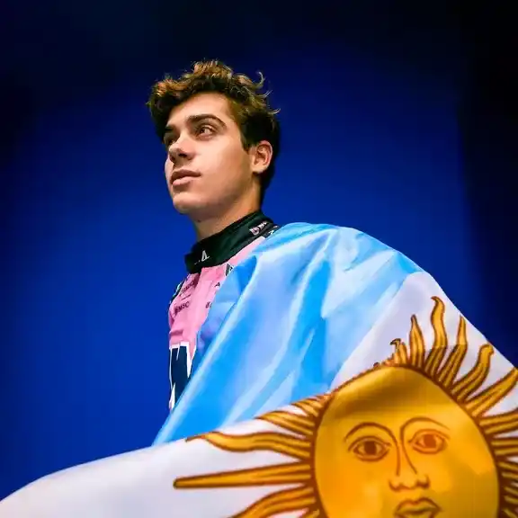 Colapinto recordó a Senna: “Siempre en nuestro corazón”