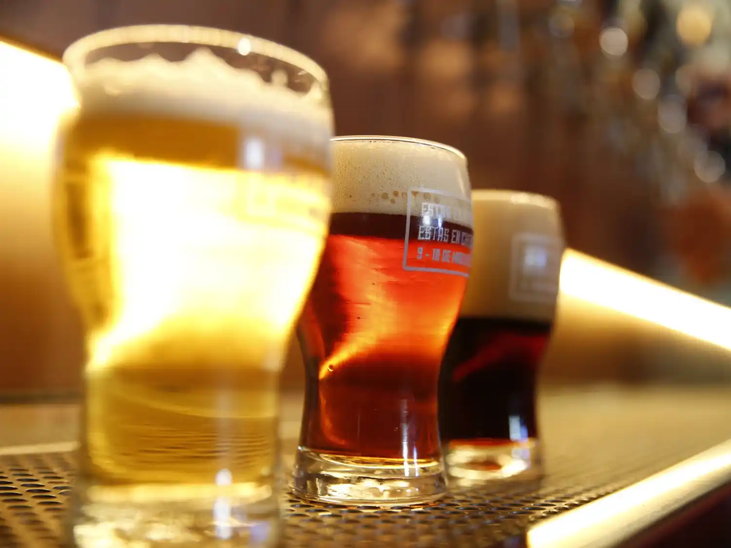 Fiestas y altas temperaturas: recomiendan comidas frescas y cervezas adecuadas para cuidar la salud