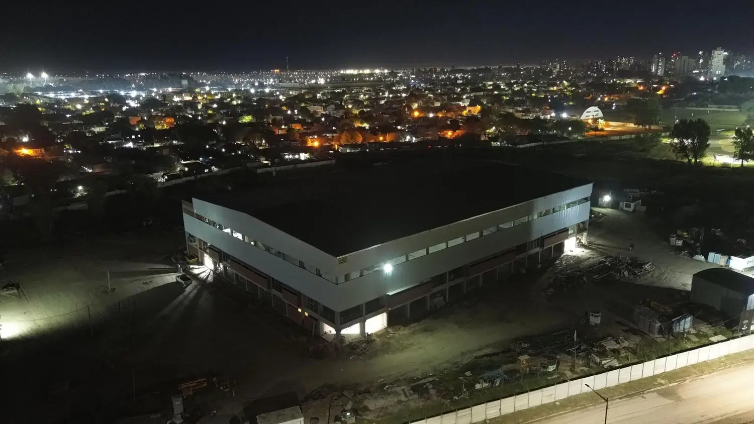 El Estadio Multipropósito puede verse al pasar por la circunvalación