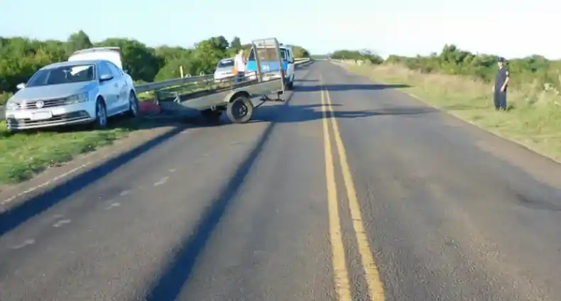Se desprendió un tráiler y mató a una mujer que pescaba junto a su familia