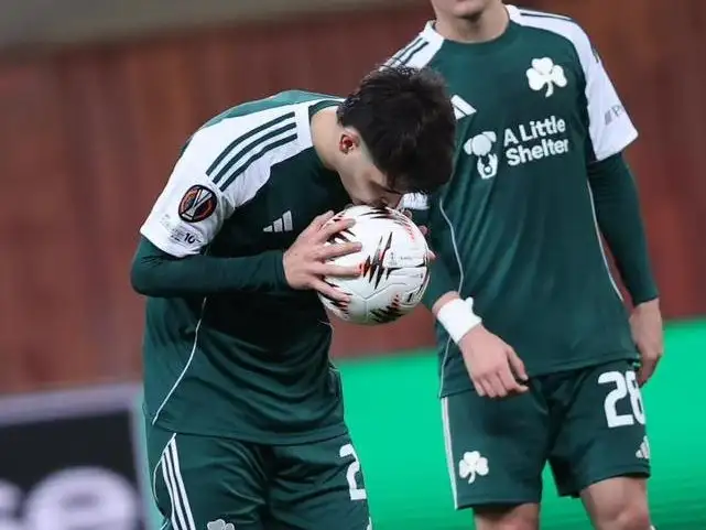 Antes de patear un penal en Europa League