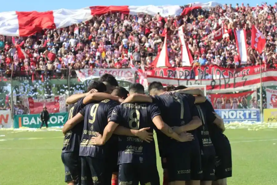 ¡Todos juntos a Santiago! El Club 9 de Julio regala entradas para que los hinchas acompañen a cumplir el sueño