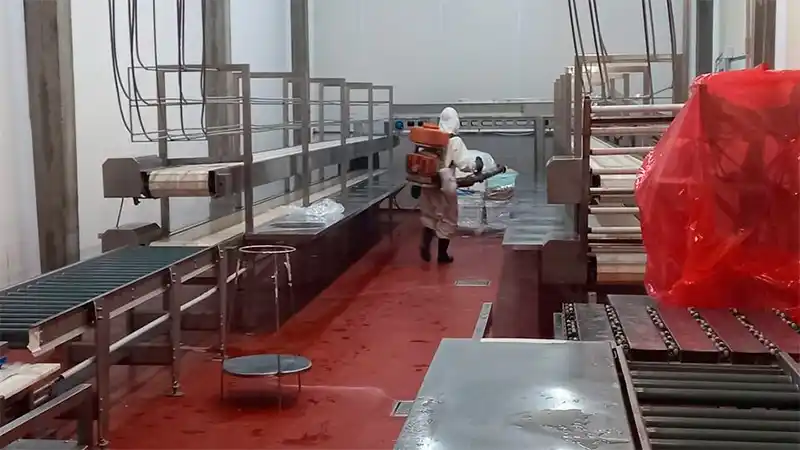 Alarmante brote de casos de coronavirus en un frigorífico entrerriano