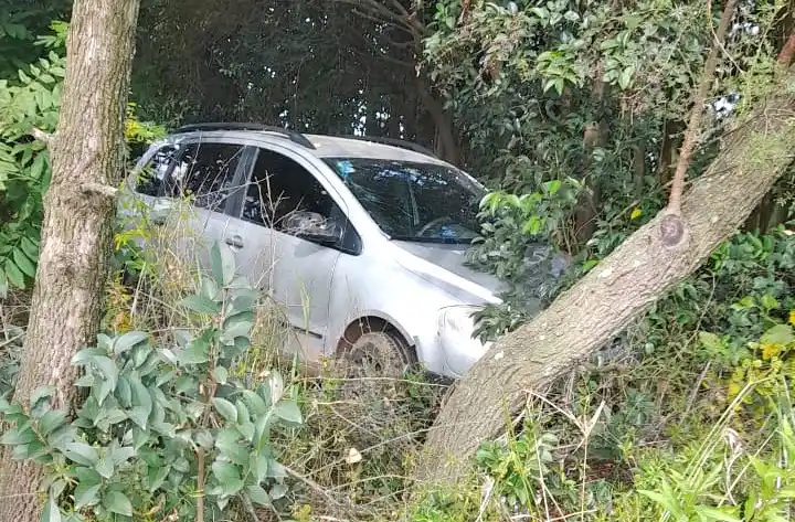 El auto robado en Baradero había recorrido varios barrios de la ciudad hasta ser abandonado
