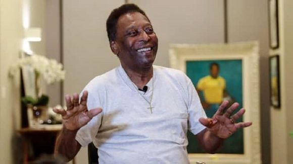 ¡»QUE MEJORES PRONTO»! Así animan los fanáticos del fútbol al rey Pelé, desde Catar (+Video)