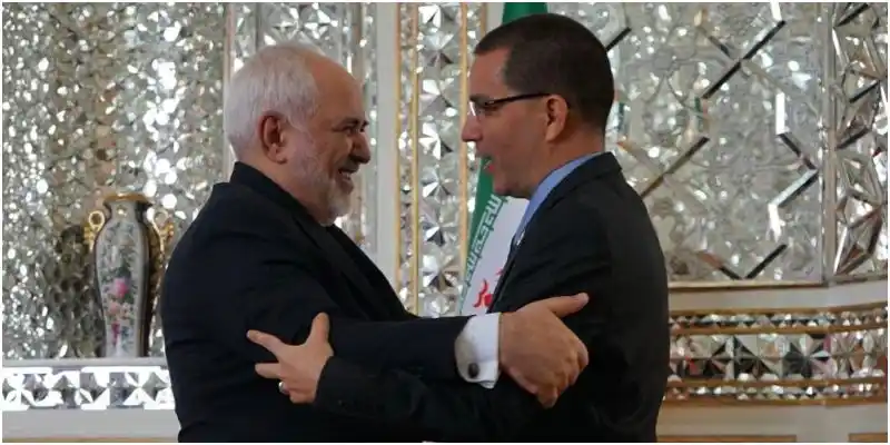 Arreaza dice que analiza con Irán «amenazas» tras sanciones de EE.UU.