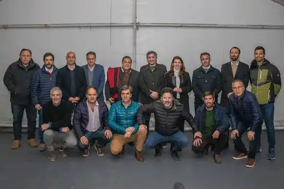 Intendentes alineados con Cristina piden dar marcha atrás con el desdoblamiento y peligra el acuerdo con Kicillof