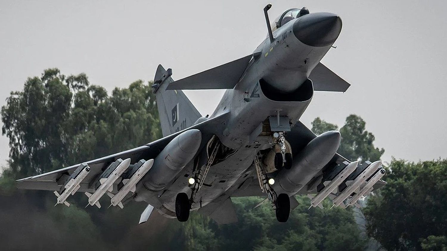 La combinación J-10CE y PL-15E, trabajando dentro de una robusta red C4, resultó ser una desagradable sorpresa para la Fuerza Aérea India. Foto: PAF