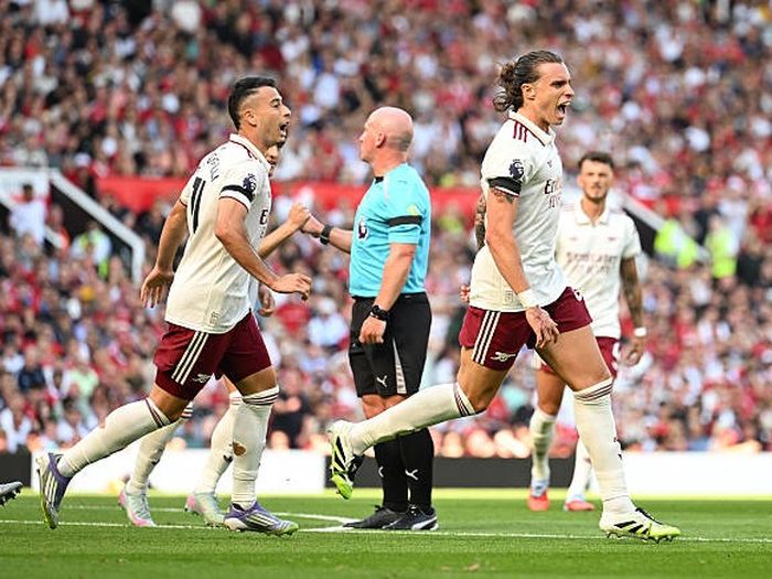 Arsenal se impuso en el debut ante Manchester United