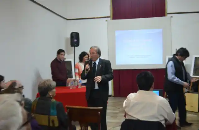 Se presentó la Muestra “Juan L. Ortiz Dibujante” en la Biblioteca Popular
