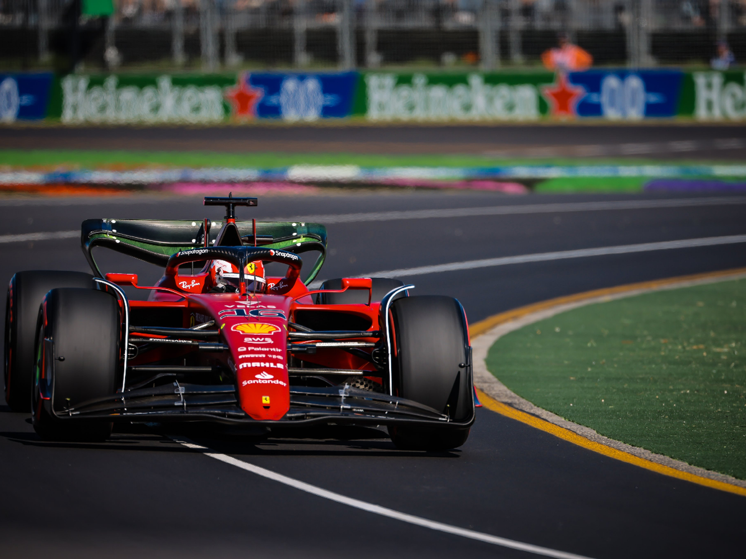 Leclerc dominó los ensayos en Australia