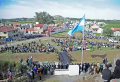 En un emotivo acto, se recordó en Tandil el Día del Veterano y de los Caídos en la Guerra de las Malvinas