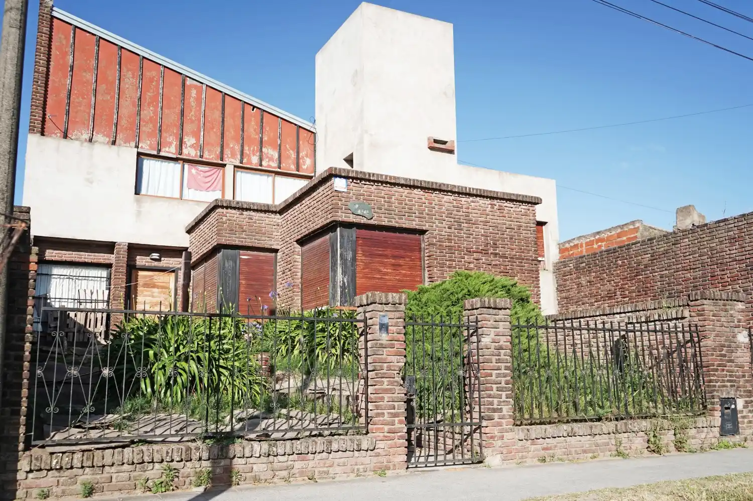 Escenario del robo en las últimas horas, la finca de avenida 59 al 4300