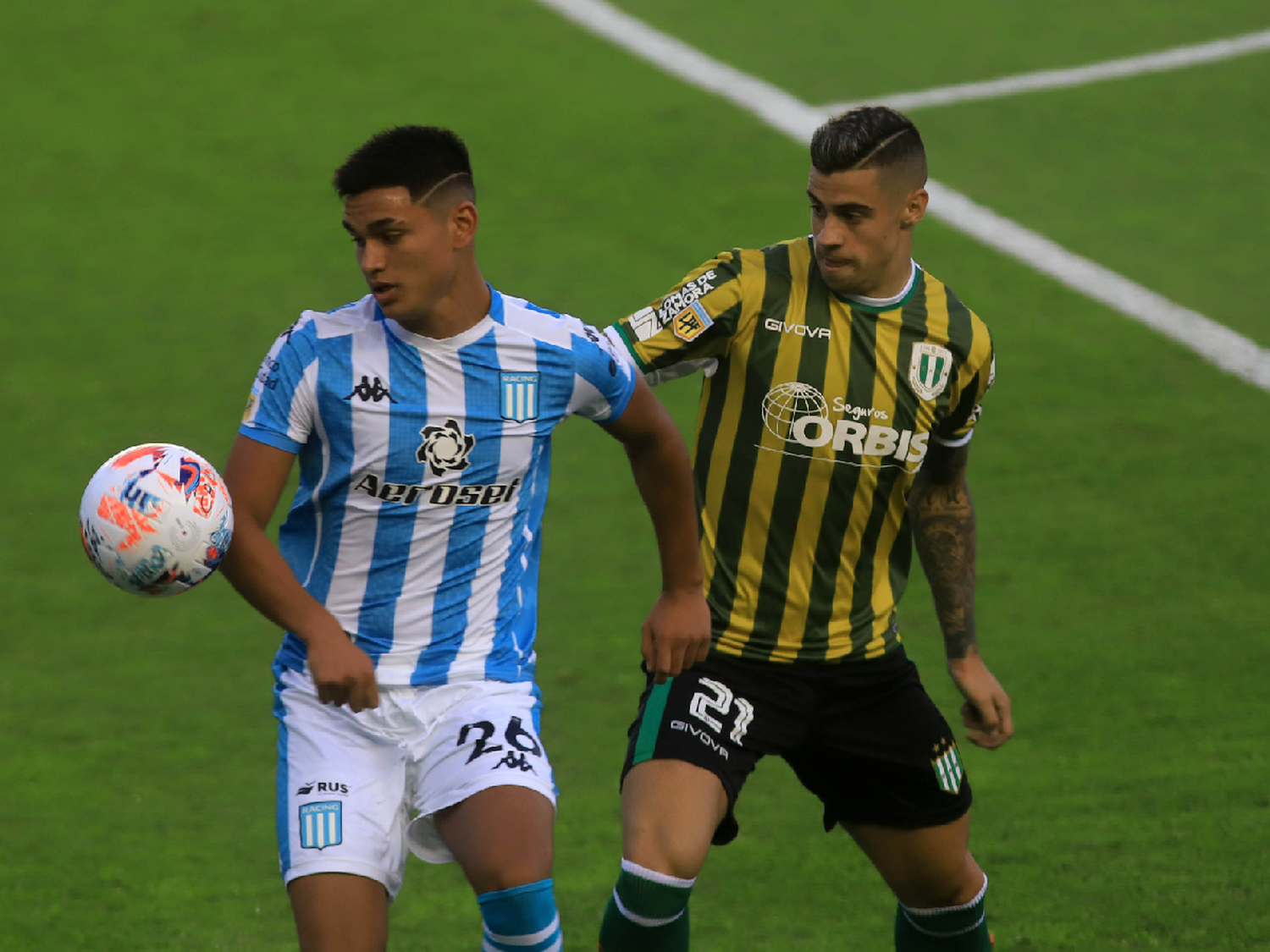 Banfield le ganó a Racing en el debut de Pizzi