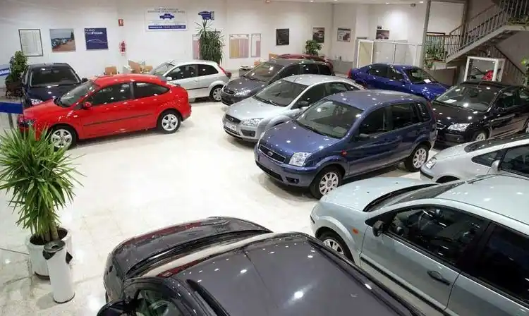 Las concesionarias de automóviles frenaron las ventas de 0 kilómetros