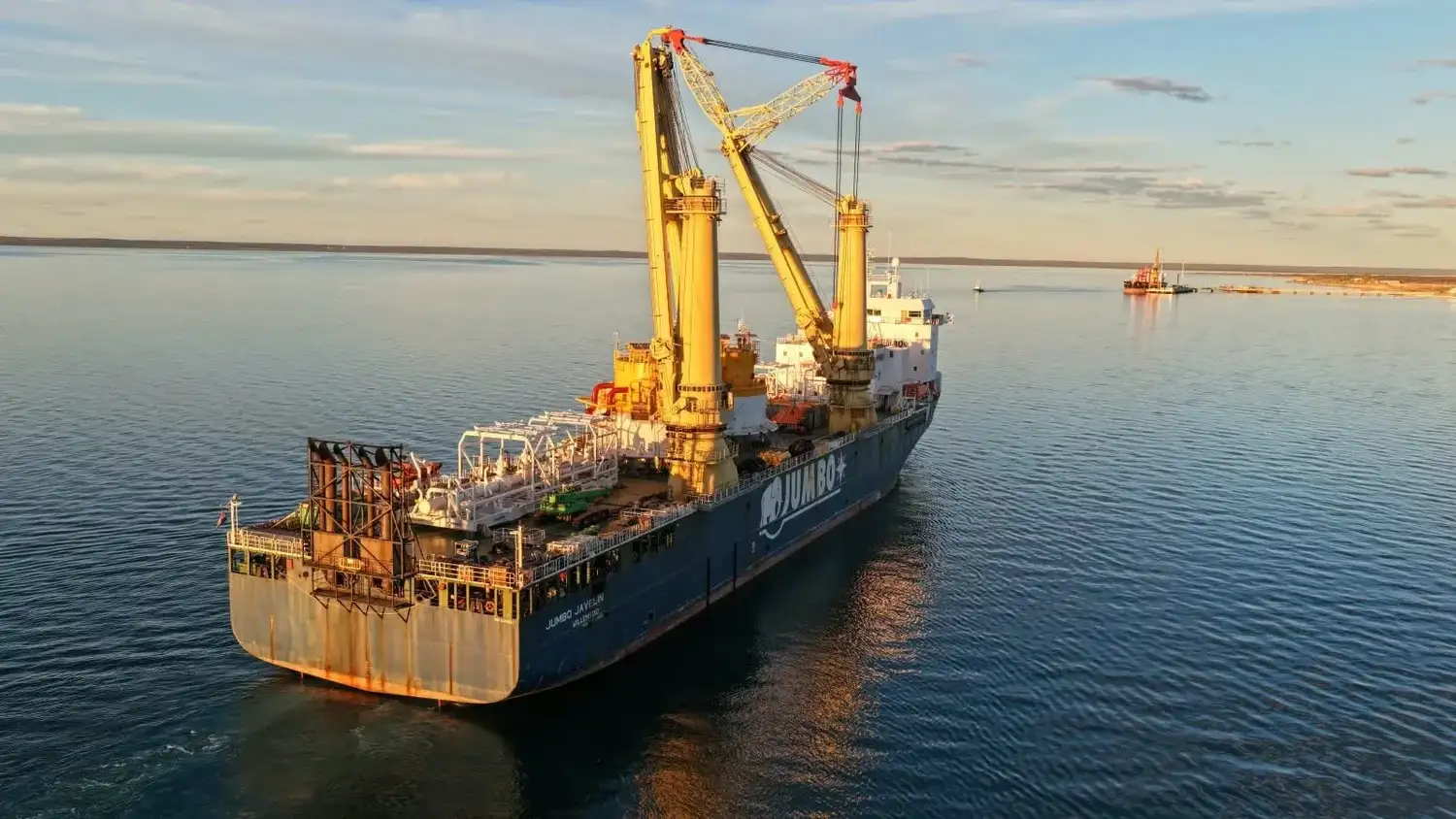 Las monoboyas para Vaca Muerta Oil Sur llegaron a Río Negro desde Emiratos Árabes Unidos