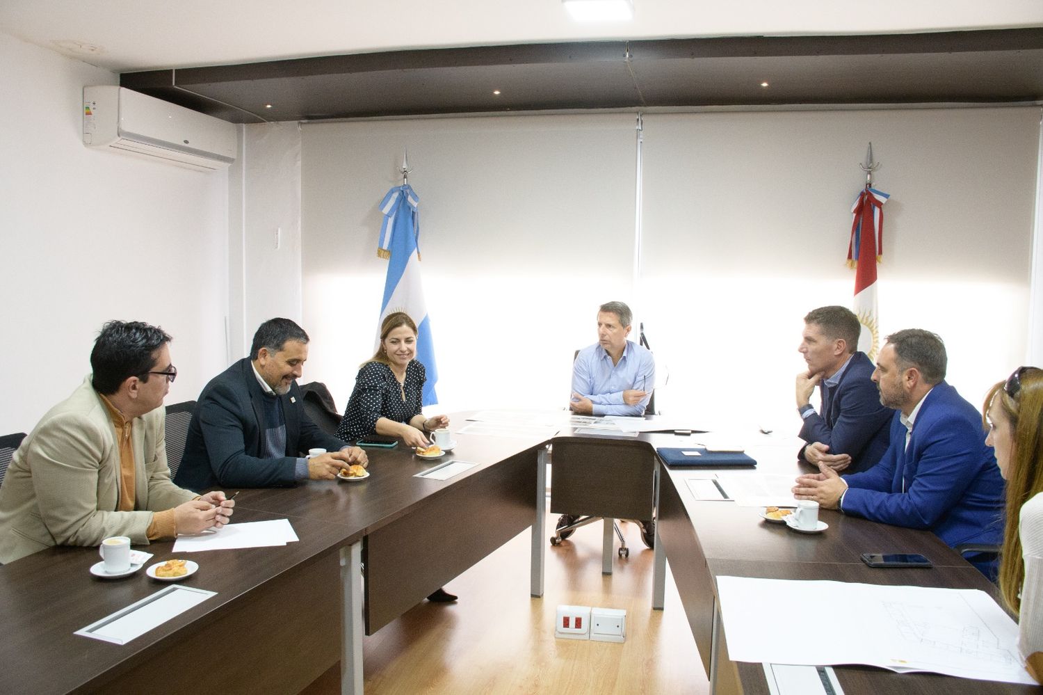 Bernarte firmó convenio marco para la llegada de nuevas carreras.