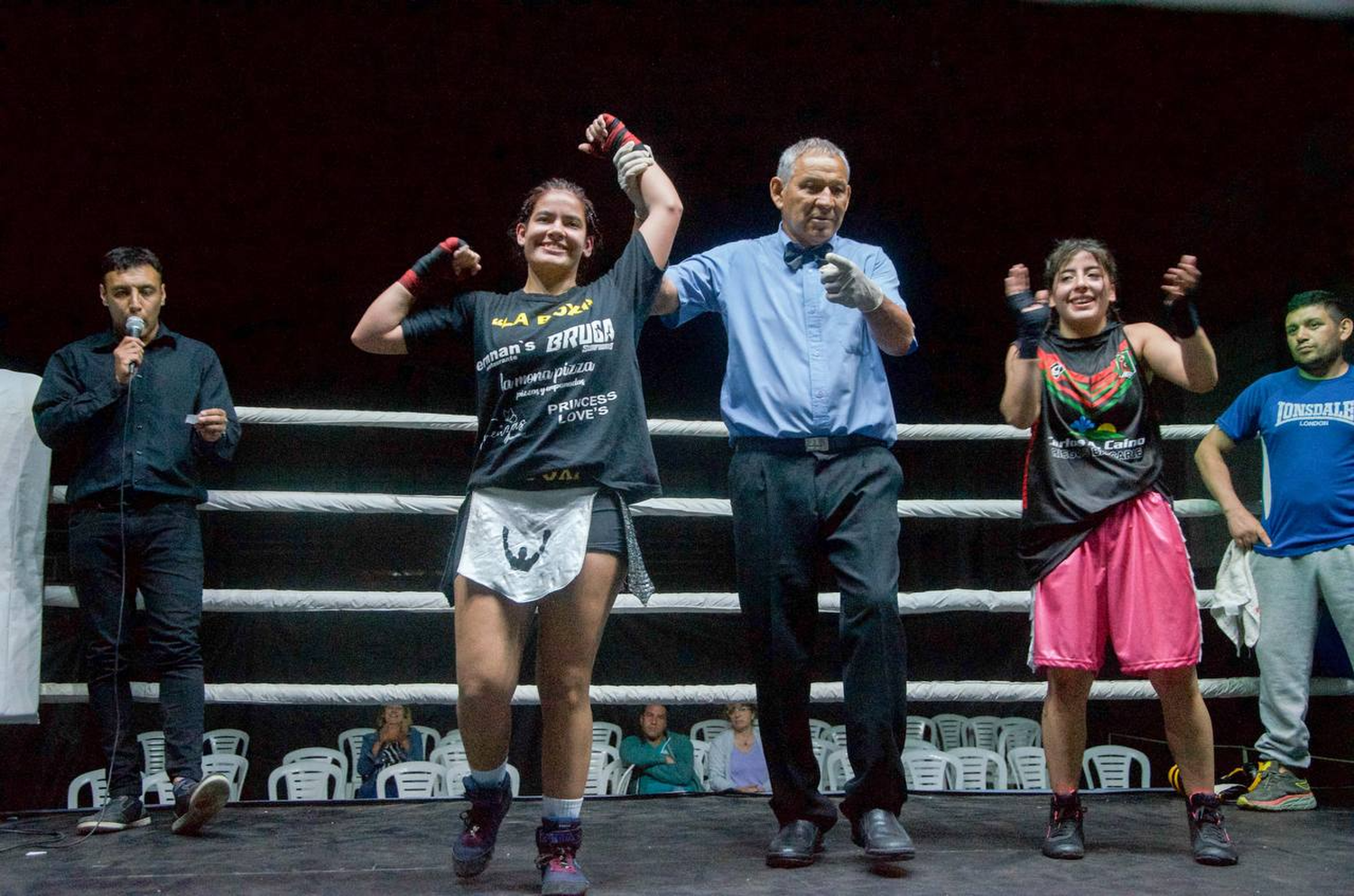 Ganadora. Rocío "La Boxi" Prada, se impuso en uno de los combates destacados