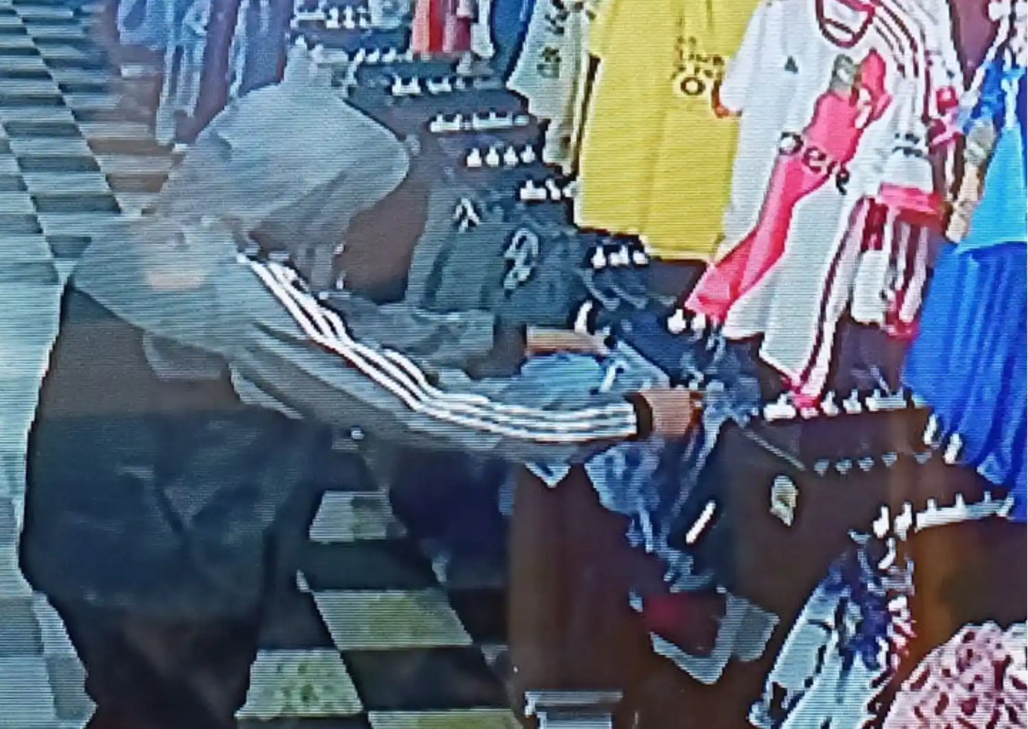 El delincuente robó en dos comercios de la zona céntrica de la ciudad.