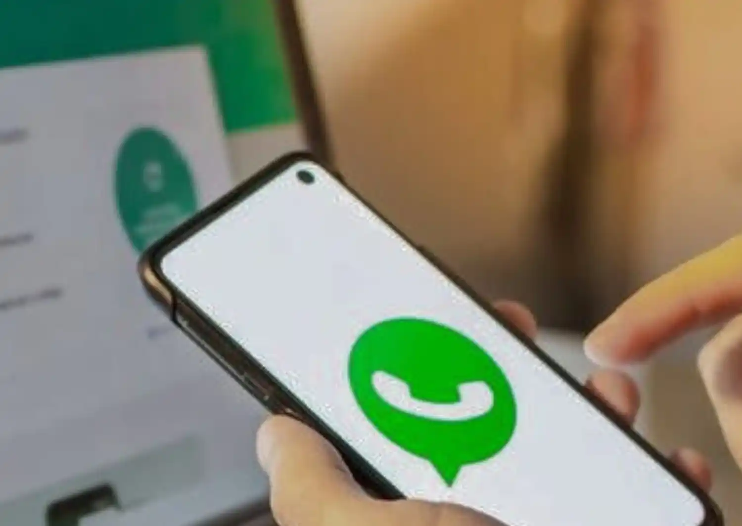 Siguen las estafas por WhatsApp: se hicieron pasar por él y le pidieron dinero a un amigo