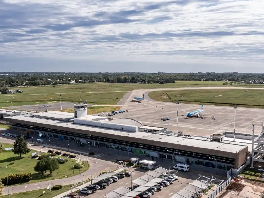 El aeropuerto Internacional Rosario "Islas Malvinas".