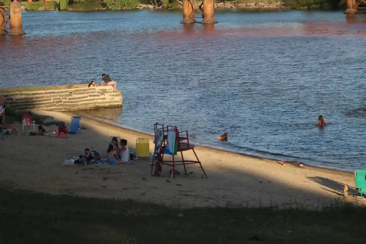 El gobierno entrerriano advierte que la temporada debe ser "con hábitos y conductas"