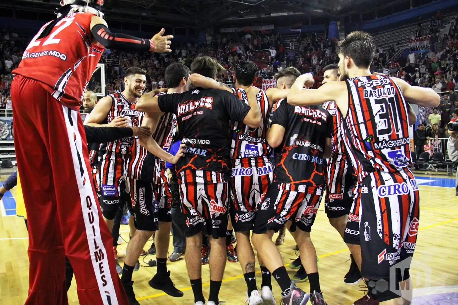 Quilmes le ganó al clásico rival y jugará los 8º de final