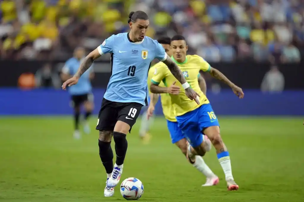 Uruguay eliminó en los penales a Brasil